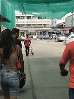 Side Walk Boutique Hotel