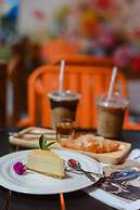 Side Walk Boutique Hotel