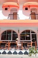 Side Walk Boutique Hotel