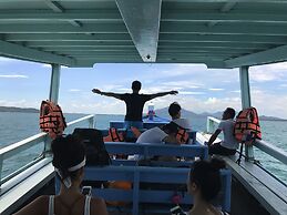 Side Walk Boutique Hotel