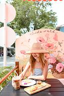 Side Walk Boutique Hotel