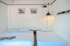 Side Walk Boutique Hotel