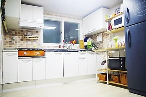 GDJ Guesthouse - Hostel