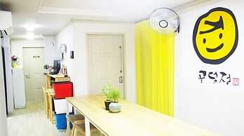 GDJ Guesthouse - Hostel