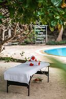 Hakuna Majiwe Beach Lodge