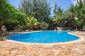 Hakuna Majiwe Beach Lodge