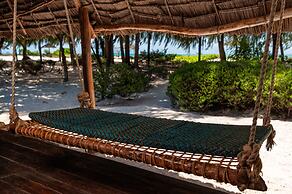 Hakuna Majiwe Beach Lodge