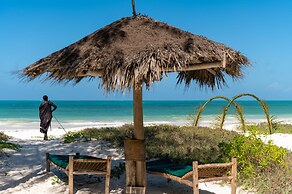 Hakuna Majiwe Beach Lodge