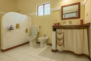 Hakuna Majiwe Beach Lodge