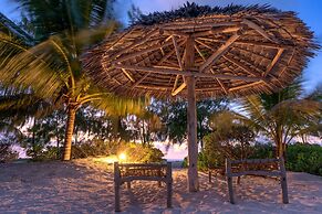 Hakuna Majiwe Beach Lodge