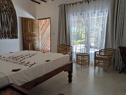 Hakuna Majiwe Beach Lodge