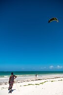 Hakuna Majiwe Beach Lodge