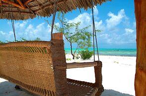 Hakuna Majiwe Beach Lodge