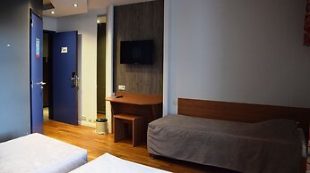 Sleep Well Youth Hostel