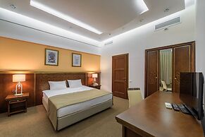 Hotel «ALARUS LUXE»