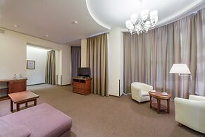 Hotel «ALARUS LUXE»