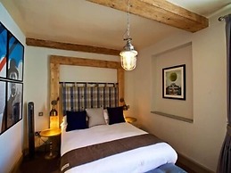 Woodstock Arms