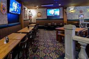 Park West Inn