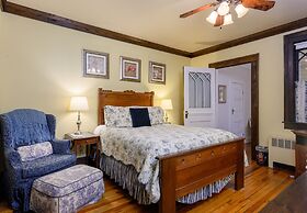 Oakland Cottage Bed & Breakfast