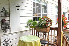 Oakland Cottage Bed & Breakfast