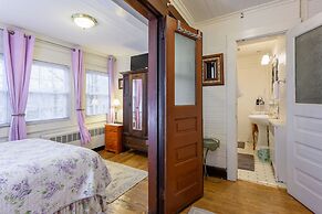 Oakland Cottage Bed & Breakfast