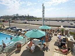Aquarius Oceanfront Inn