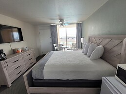 Aquarius Oceanfront Inn