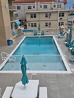 Aquarius Oceanfront Inn