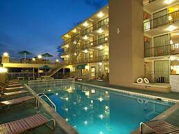 Aquarius Oceanfront Inn