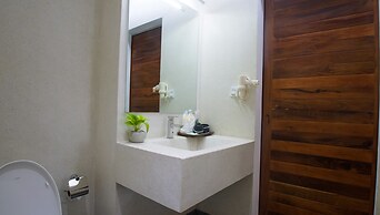 Almond Hotel Bassac River