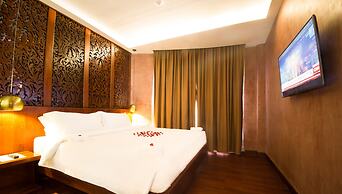 Almond Hotel Bassac River