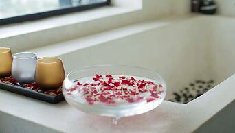 Almond Hotel Bassac River