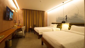 Almond Hotel Bassac River