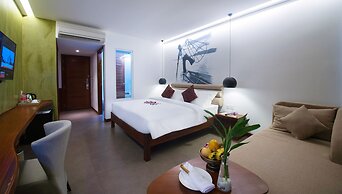 Almond Hotel Bassac River