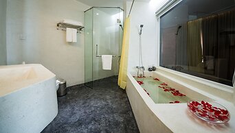 Almond Hotel Bassac River