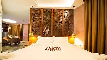 Almond Hotel Bassac River