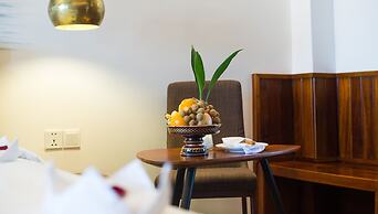 Almond Hotel Bassac River