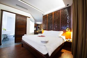 Almond Hotel Bassac River