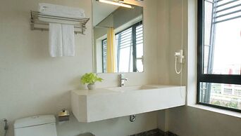 Almond Hotel Bassac River