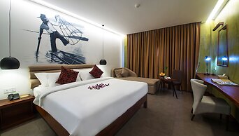 Almond Hotel Bassac River