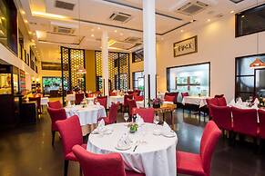 Almond Hotel Bassac River