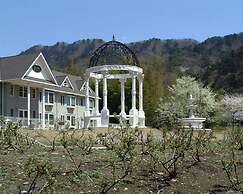 Condominium Square Hills