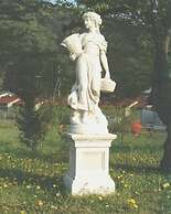 Condominium Square Hills