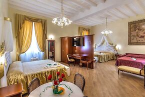 Trevi Rome Suite