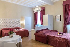 Trevi Rome Suite