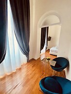 Trevi Rome Suite