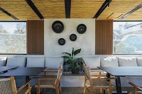 Evi Suites & Villas