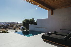 Evi Suites & Villas