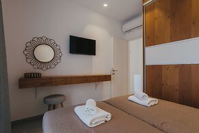 Evi Suites & Villas