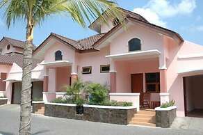 Atrium Resort & Hotel